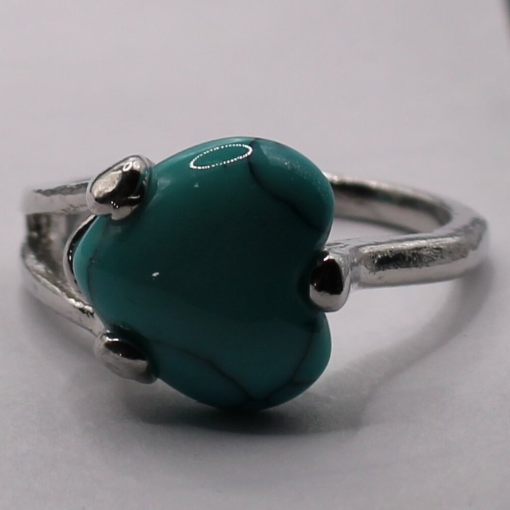 111256-US 7.5 Heart Shape Blue Stone Ring.